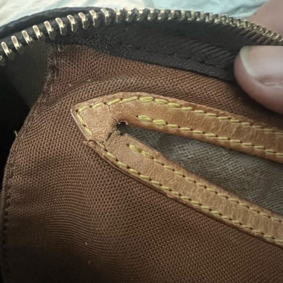 Louis Vuitton Speedy 30 Bag - Picture 8 of 13